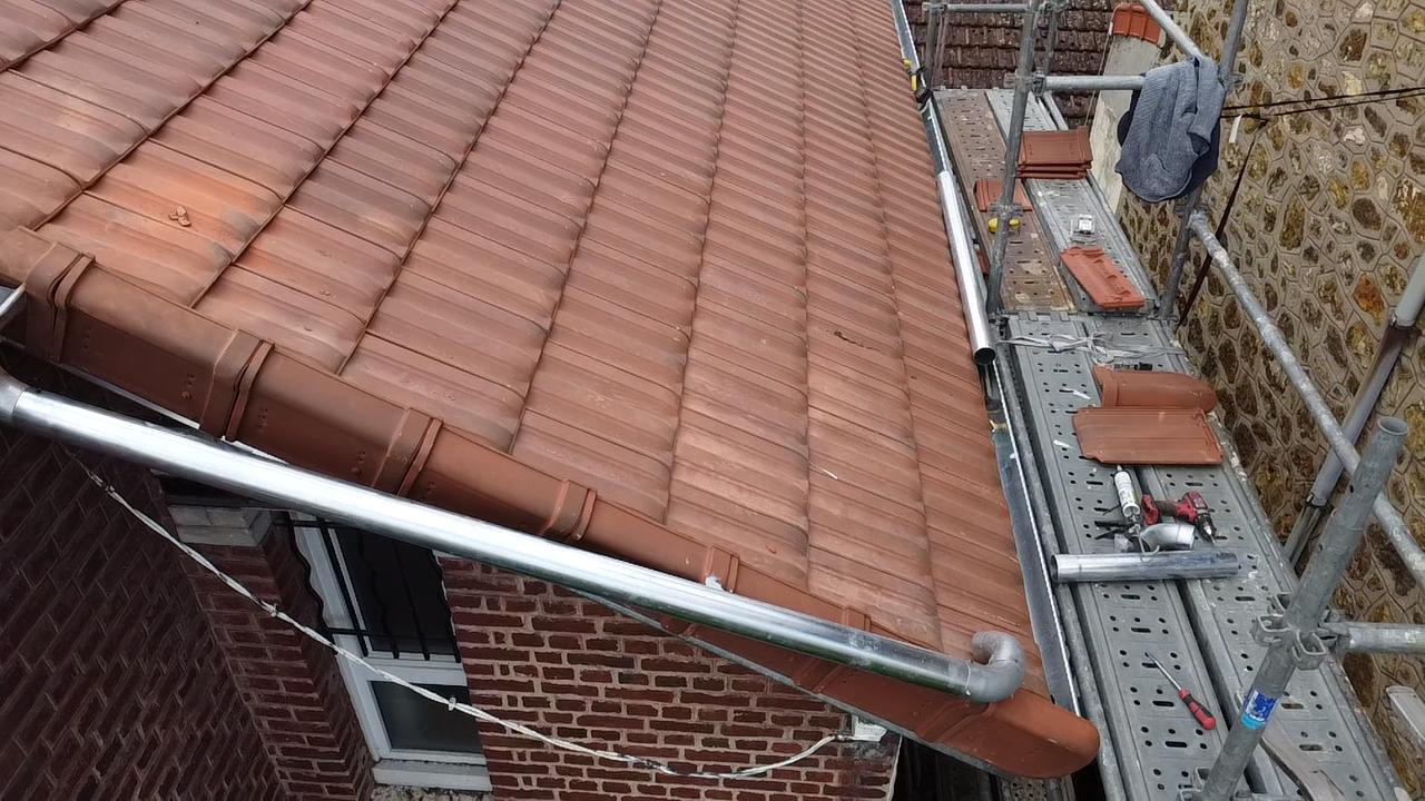Couvreurs, charpentiers, zingueurs, peintres, façadiers et ramoneurs à Le Vesinet (78110) dans les Yvelines (78)